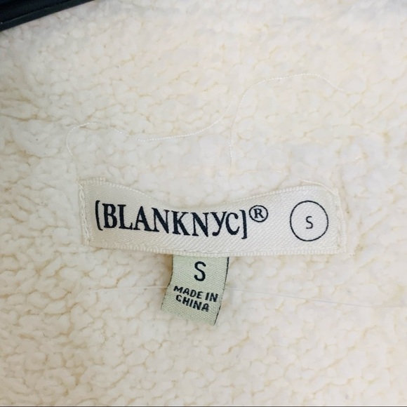 BLANKNYC Cozy asymmetrical off-white zip up sweatshirt shacket small women’s - Picture 3 of 4